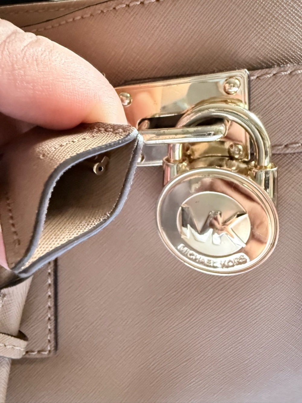 Michael Kors Blush Pink Hamilton Tote Bag Gold Lock Key Saffiano Leather - Picture 7 of 16